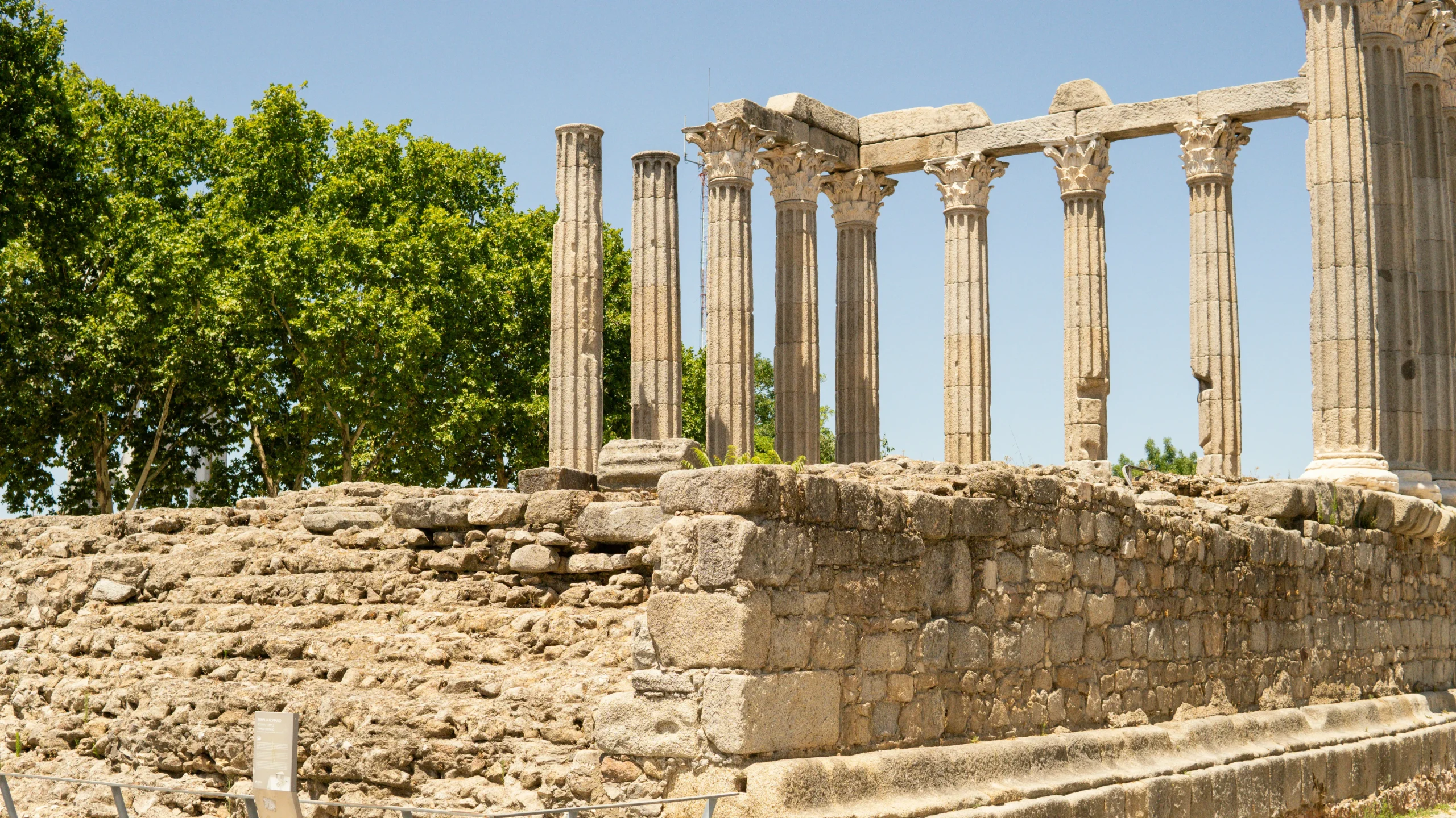 10 Timeless Architectural Landmarks to see in Greece 10 10 Timeless Architectural Landmarks to see in Greece