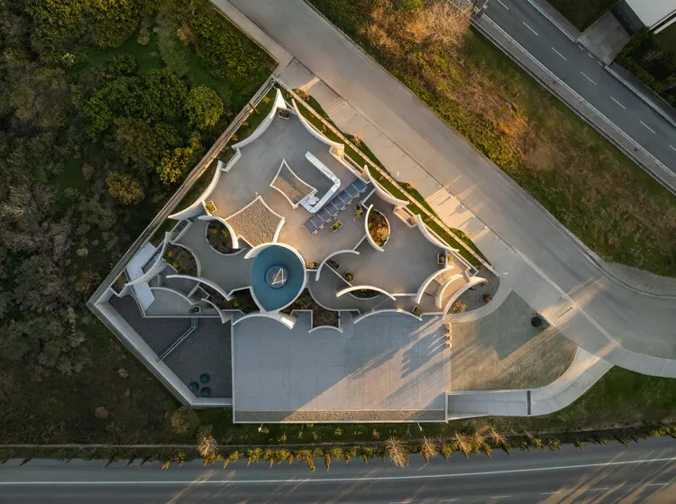 Curved Concrete Vet Hospital in Tirana by Davide Macullo Architects 9 Curved Concrete Vet Hospital in Tirana by Davide Macullo Architects