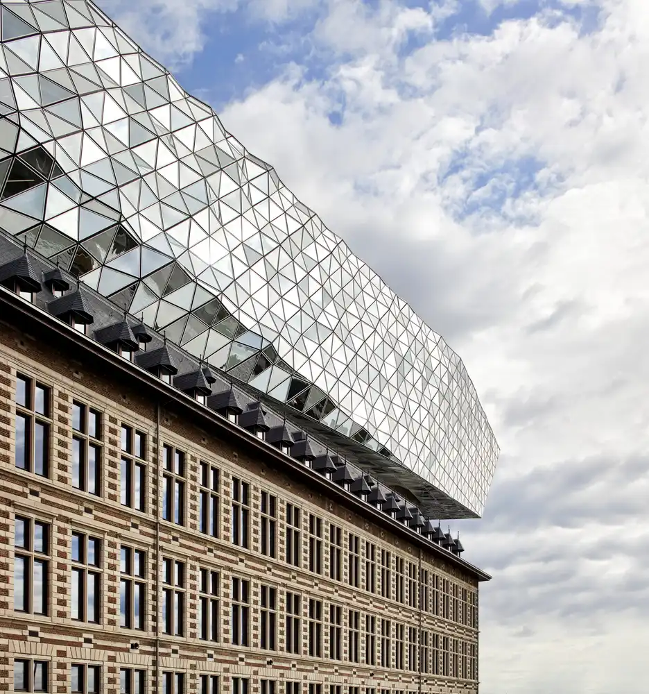 Zaha Hadid's Port House: A Floating Crystal Crown Above the City 3 Zaha Hadid's Port House