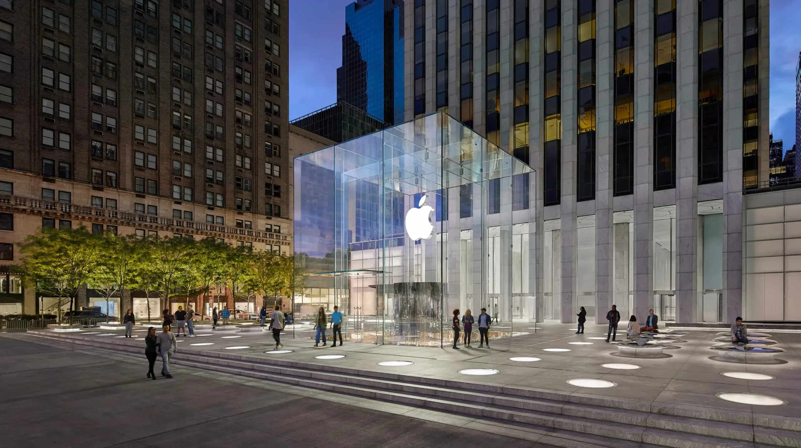 10 Apple Stores with Remarkable Architecture 3 Apple Fifth Avenue