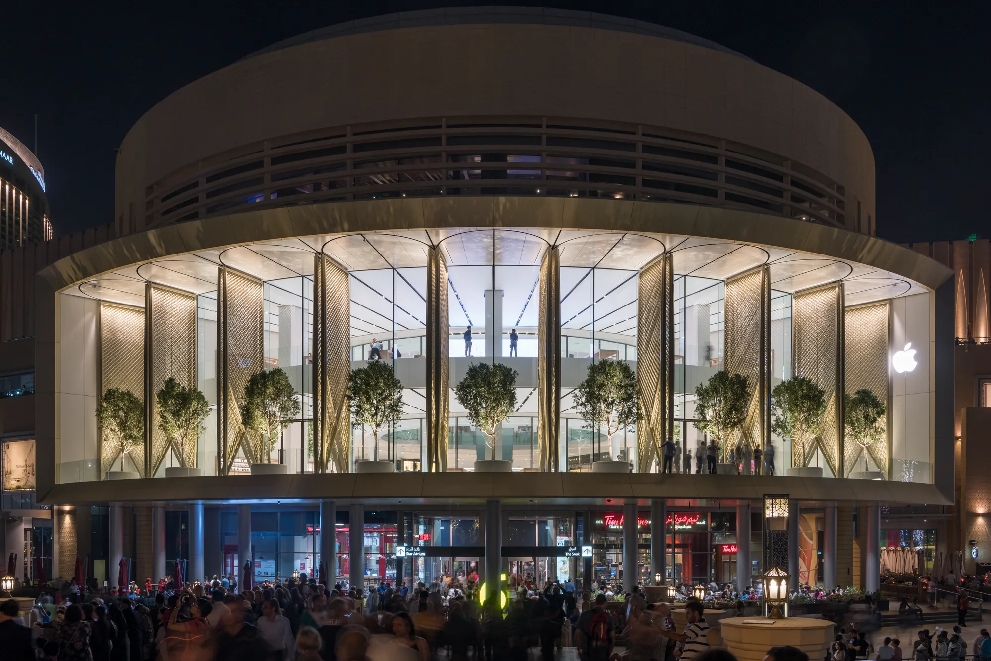 10 Apple Stores with Remarkable Architecture 8 Apple Dubai Mall