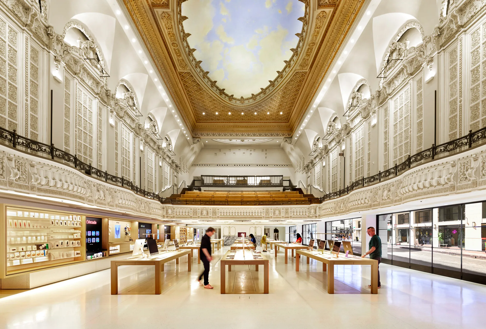 10 Apple Stores with Remarkable Architecture 2 10 Apple Stores with Remarkable Architecture