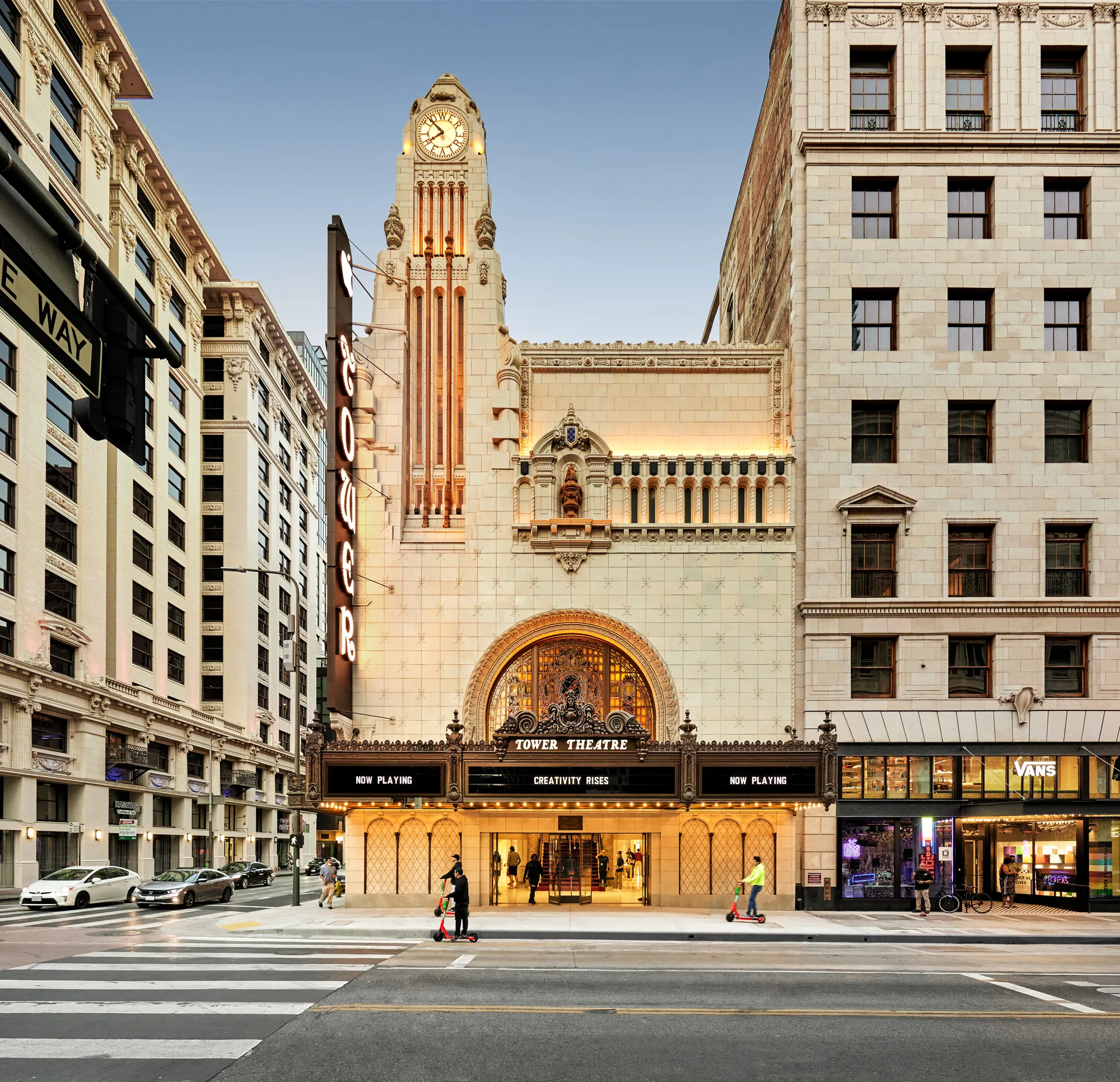 10 Apple Stores with Remarkable Architecture 5 Apple Tower Theatre