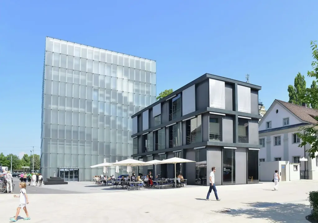 6 Iconic works by Peter Zumthor 3 Kunsthaus Bregenz