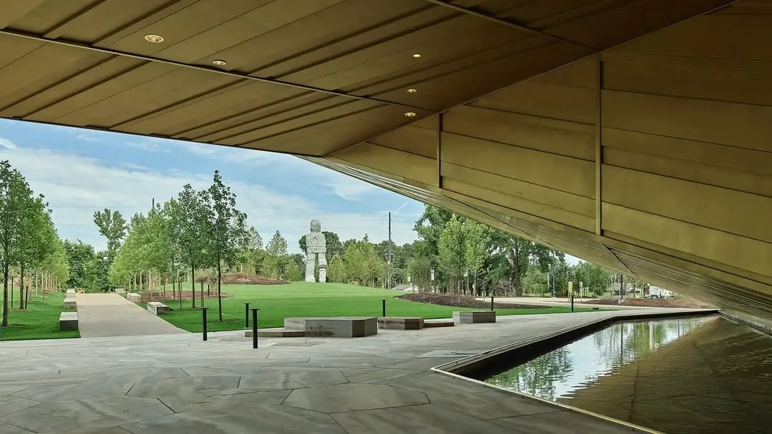 World’s Richest Woman Alice Walton Opens Medical School with Free Tuition