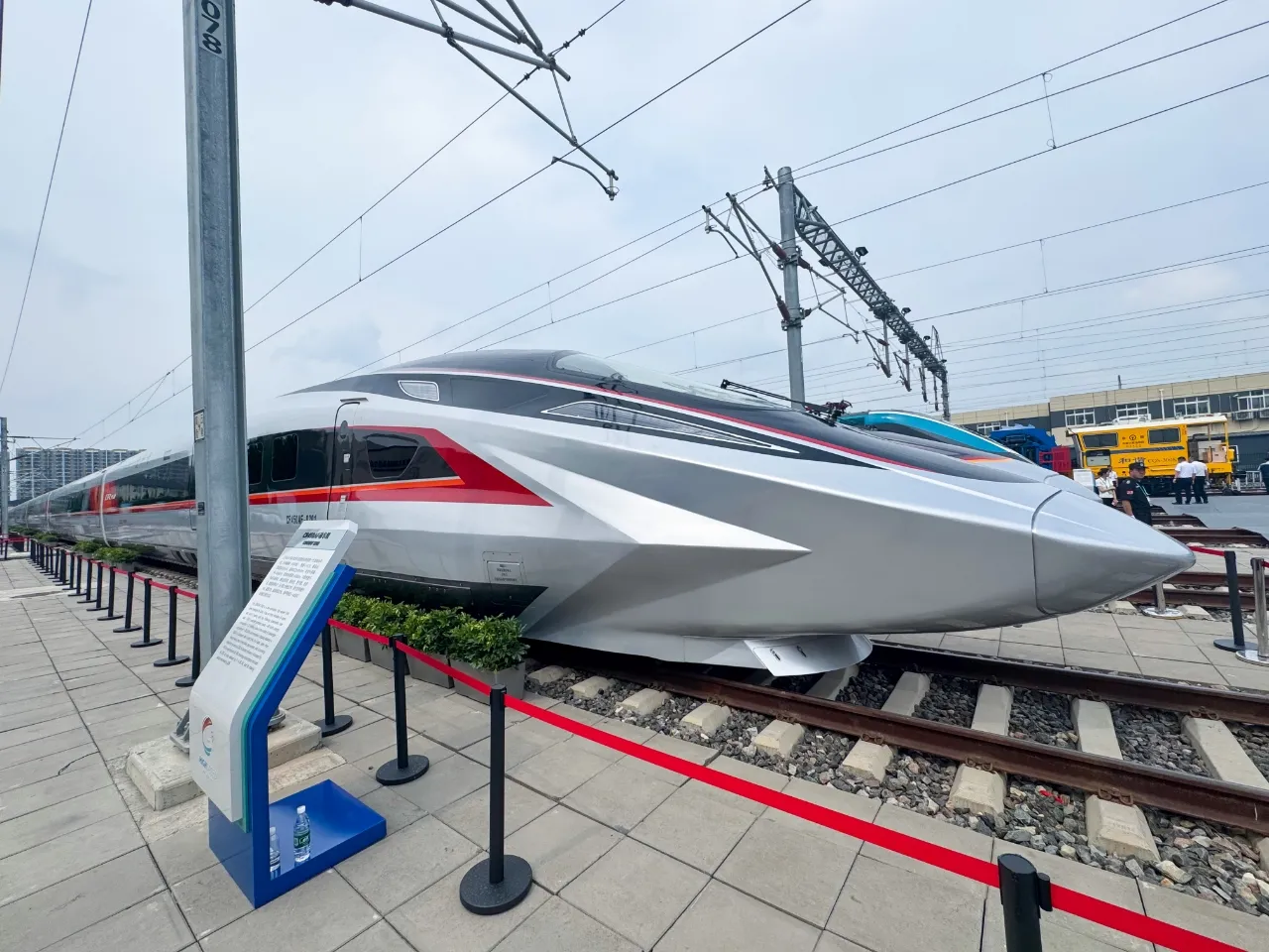 China Launches 600 km/h Maglev, Cutting Rail Times Nearly in Half 7 China Launches 600 km/h Maglev, Cutting Rail Times Nearly in Half