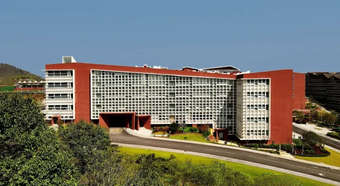 Guizhou Media School Library by West-Line Studio