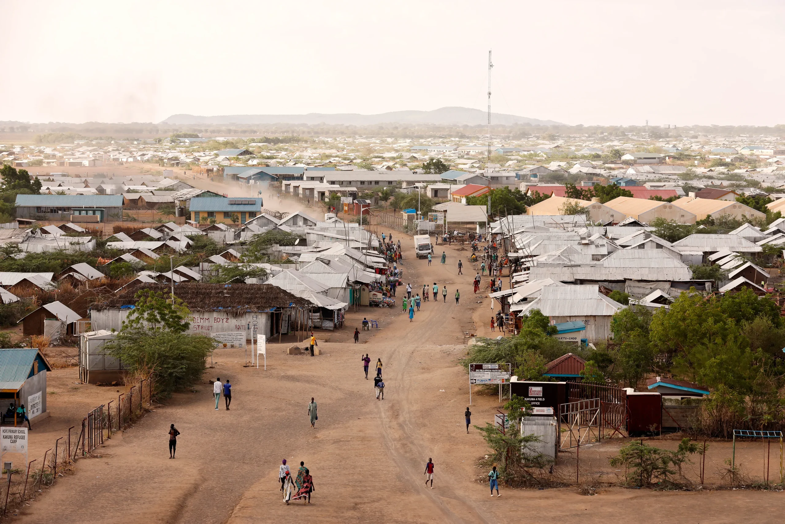 Architectural Conditions of the Largest Refugee Settlements 8 Architectural Conditions of the Largest Refugee Settlements