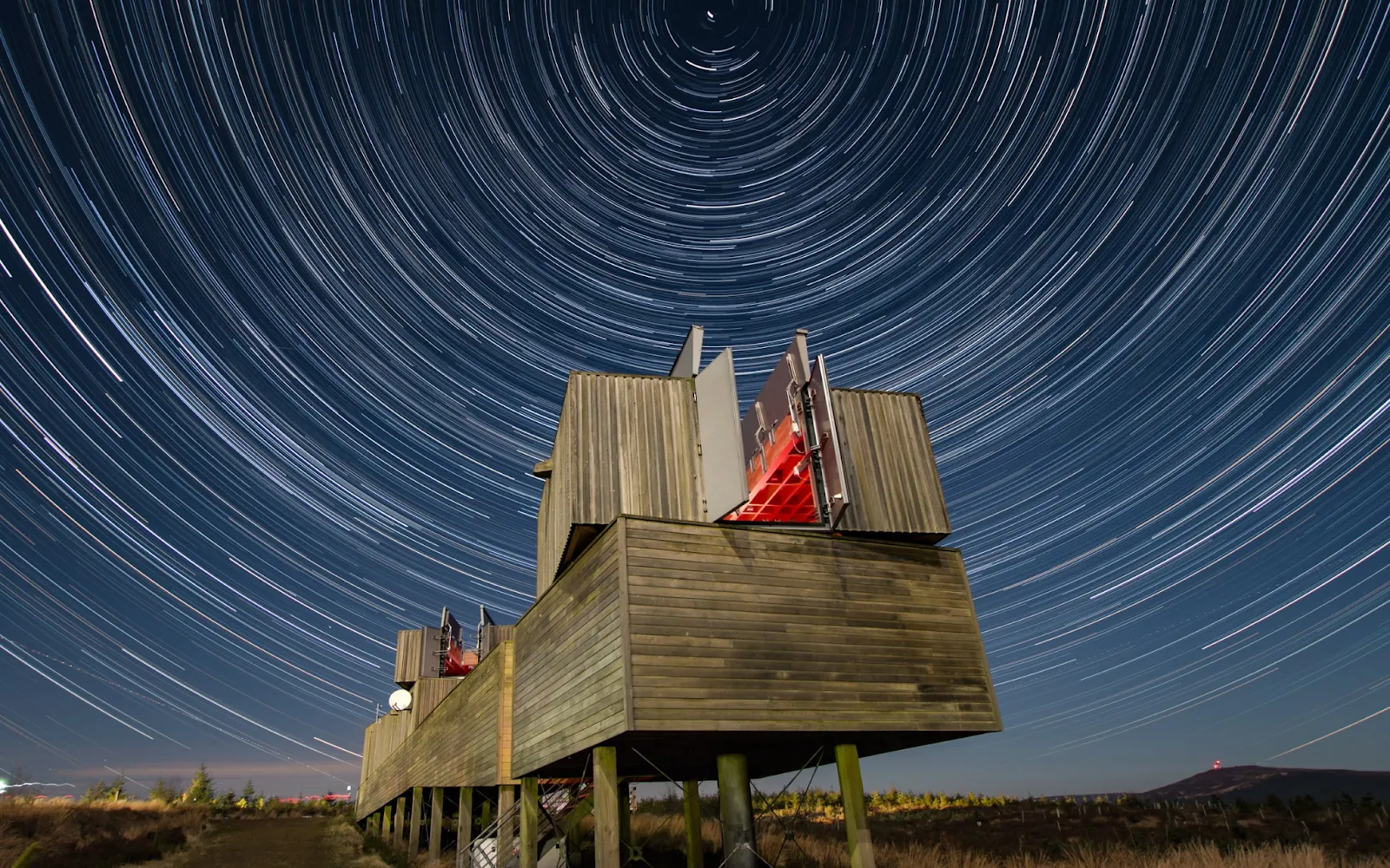 Celestial Architecture: The Best-Designed Spaces to Experience Meteor Showers 9 Celestial Architecture: The Best-Designed Spaces to Experience Meteor Showers