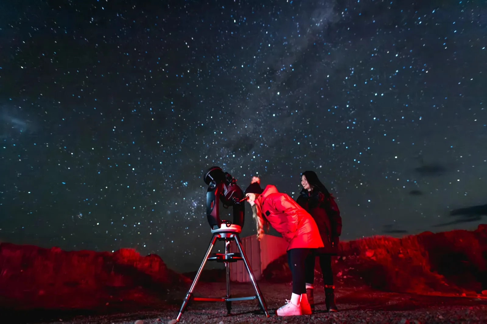 Celestial Architecture: The Best-Designed Spaces to Experience Meteor Showers 14 Stargazing from Cowan's Private Observatory