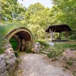 The Hobbit Hole Airbnb, USA
