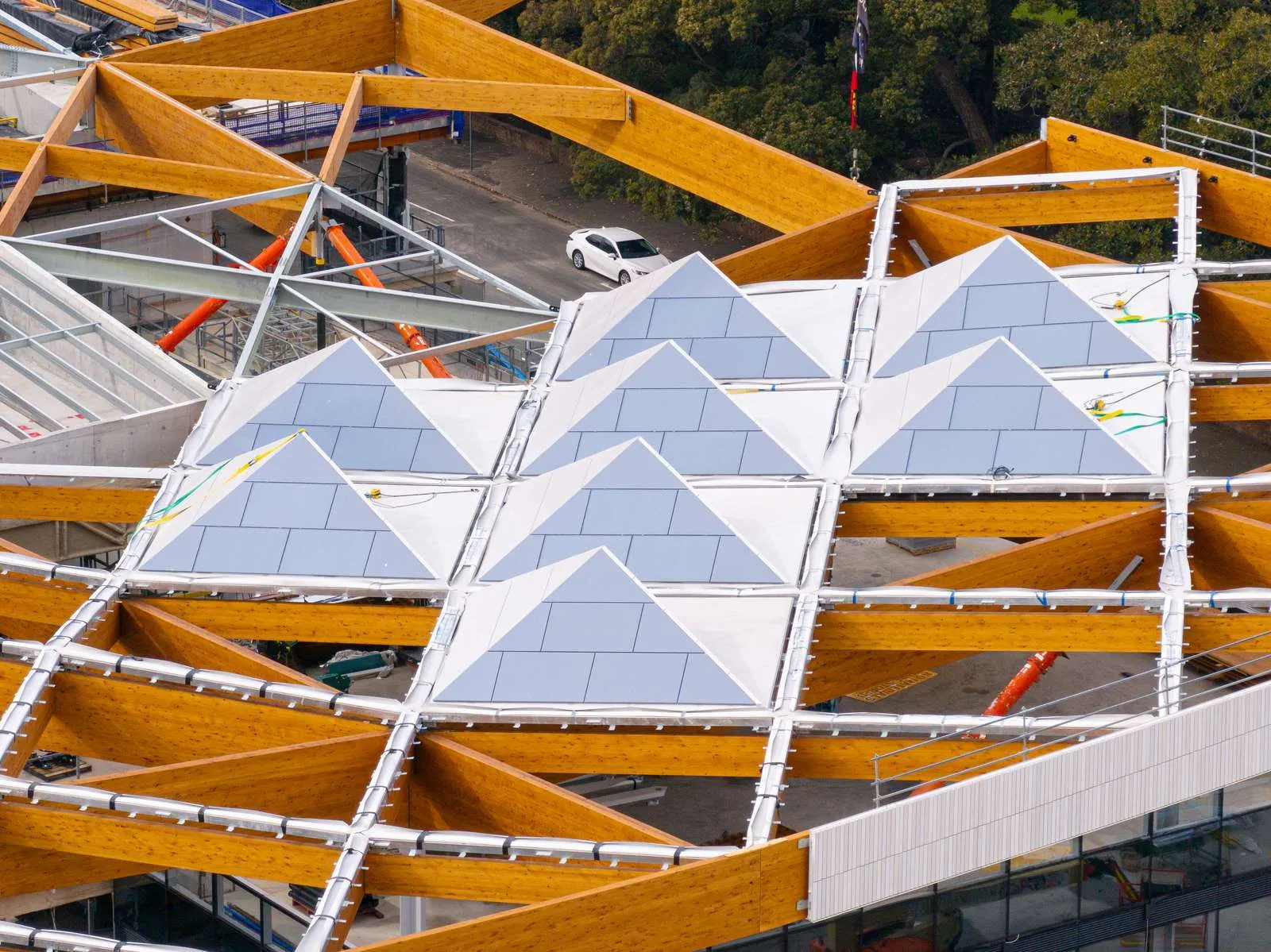 Sydney Fish Market Roof Unveils Multicolored Light Display Over the Harbour 10 3XN-Sydney Fish Market