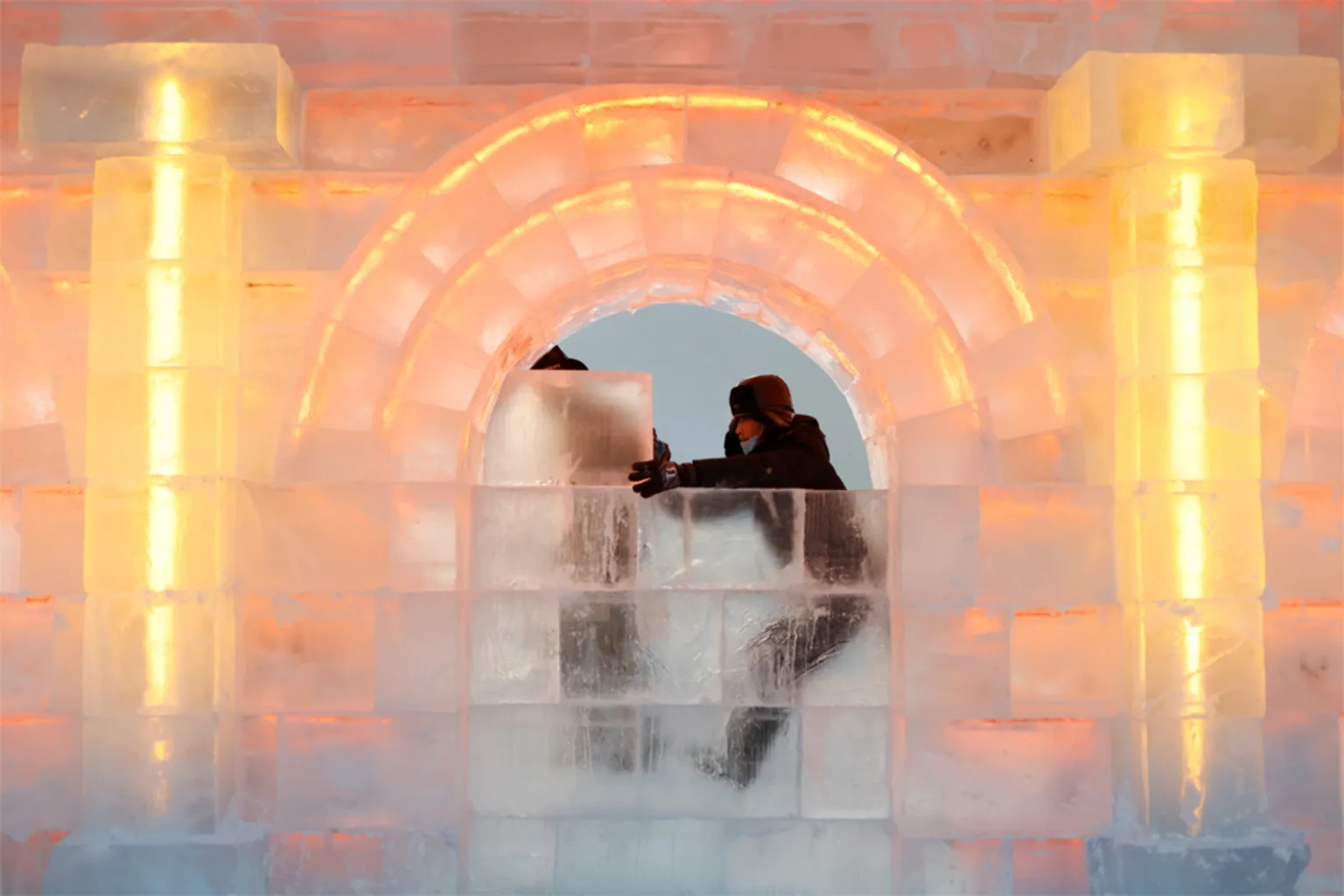 Harbin Ice Festival: World’s Largest Frozen Wonderland That Melts in Two Months 11 Carlos Garcia Rawlins / Reuters