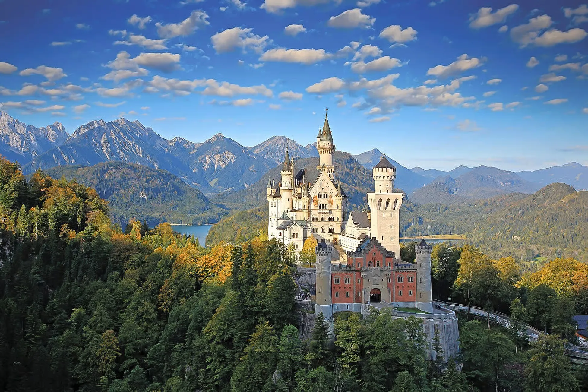 15 Iconic Castles Around the World 7 15 Iconic Castles Around the World
