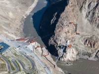 Archermit, Nujiang River, Cantilevered Glass Walkway in Tibet