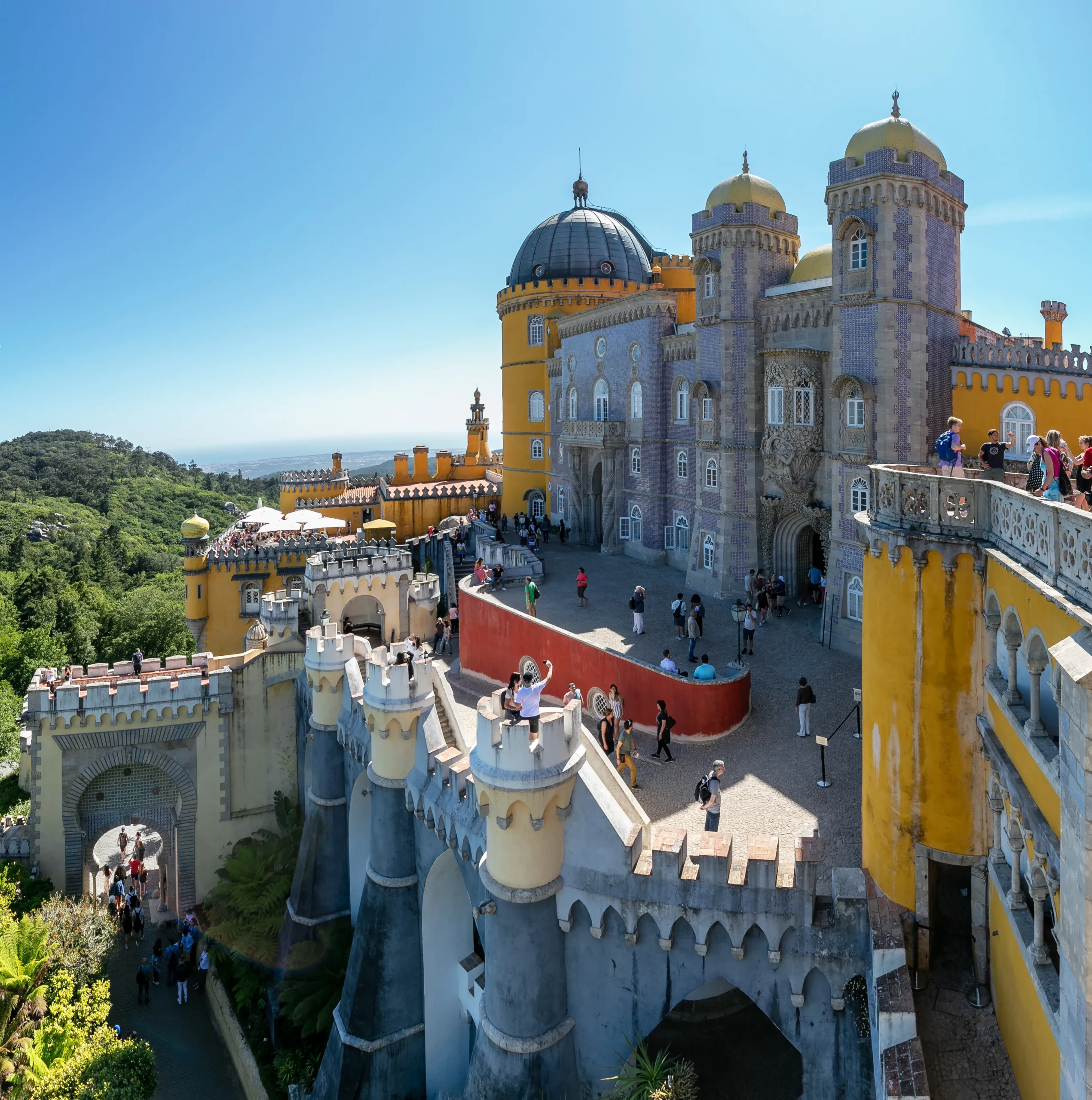 15 Iconic Castles Around the World 23 15 Iconic Castles Around the World