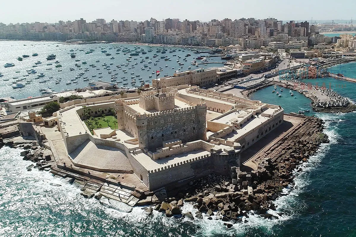 15 Iconic Castles Around the World 19 15 Iconic Castles Around the World