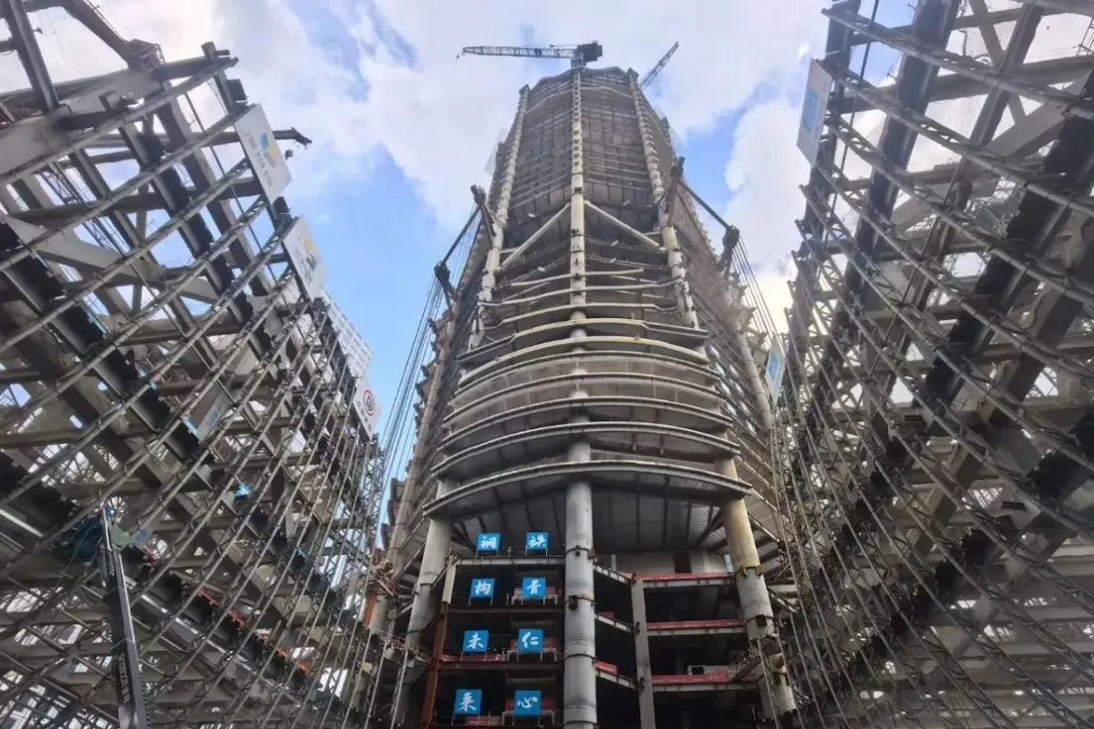 Zaha Hadid Architects' Shenzhen Tower C Reaches New Milestone
