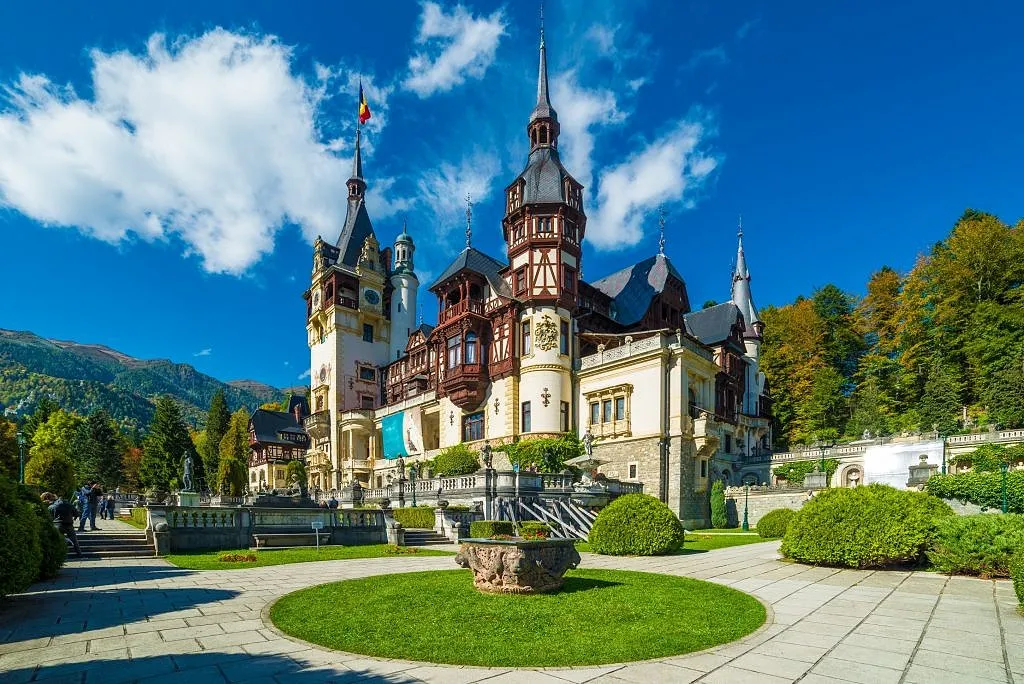 15 Iconic Castles Around the World 33 15 Iconic Castles Around the World