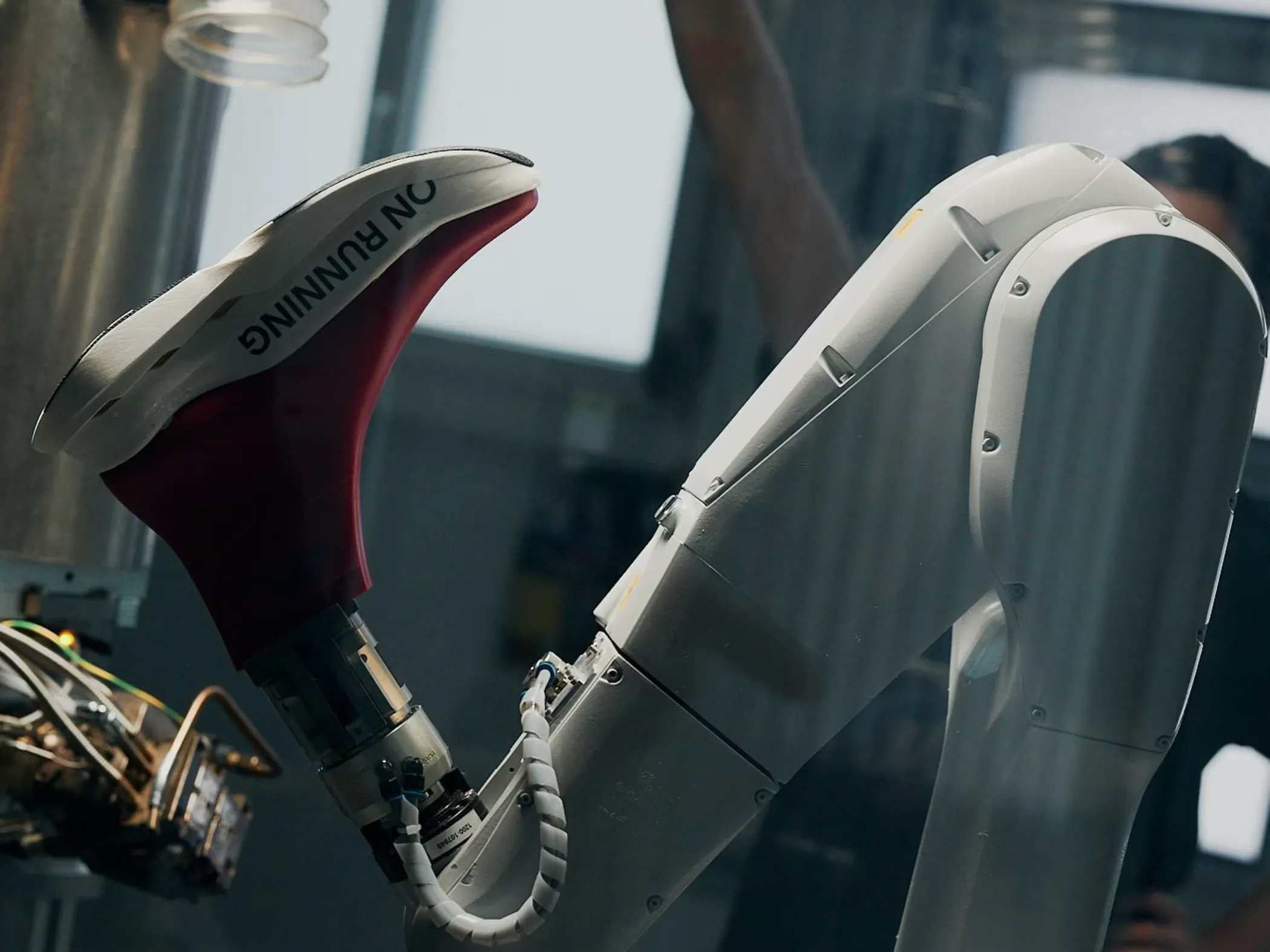 On’s LightSpray™ Uses Robotic Nozzles to Spray Shoes Directly Onto Foot-Shaped Molds