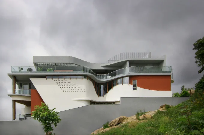A Sculpted Home in Bengaluru Redefines the Urban Plot: Ale Mane House by N&RD