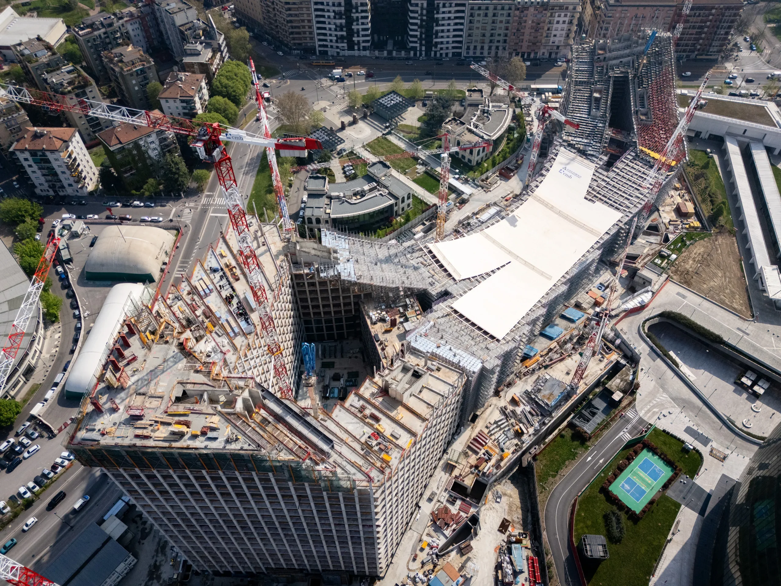 CityWave by BIG Takes Shape in Milan with One of Europe’s Largest Urban Arches 10 Bjarke-Ingels-Group-CityWave-Under-Construction-