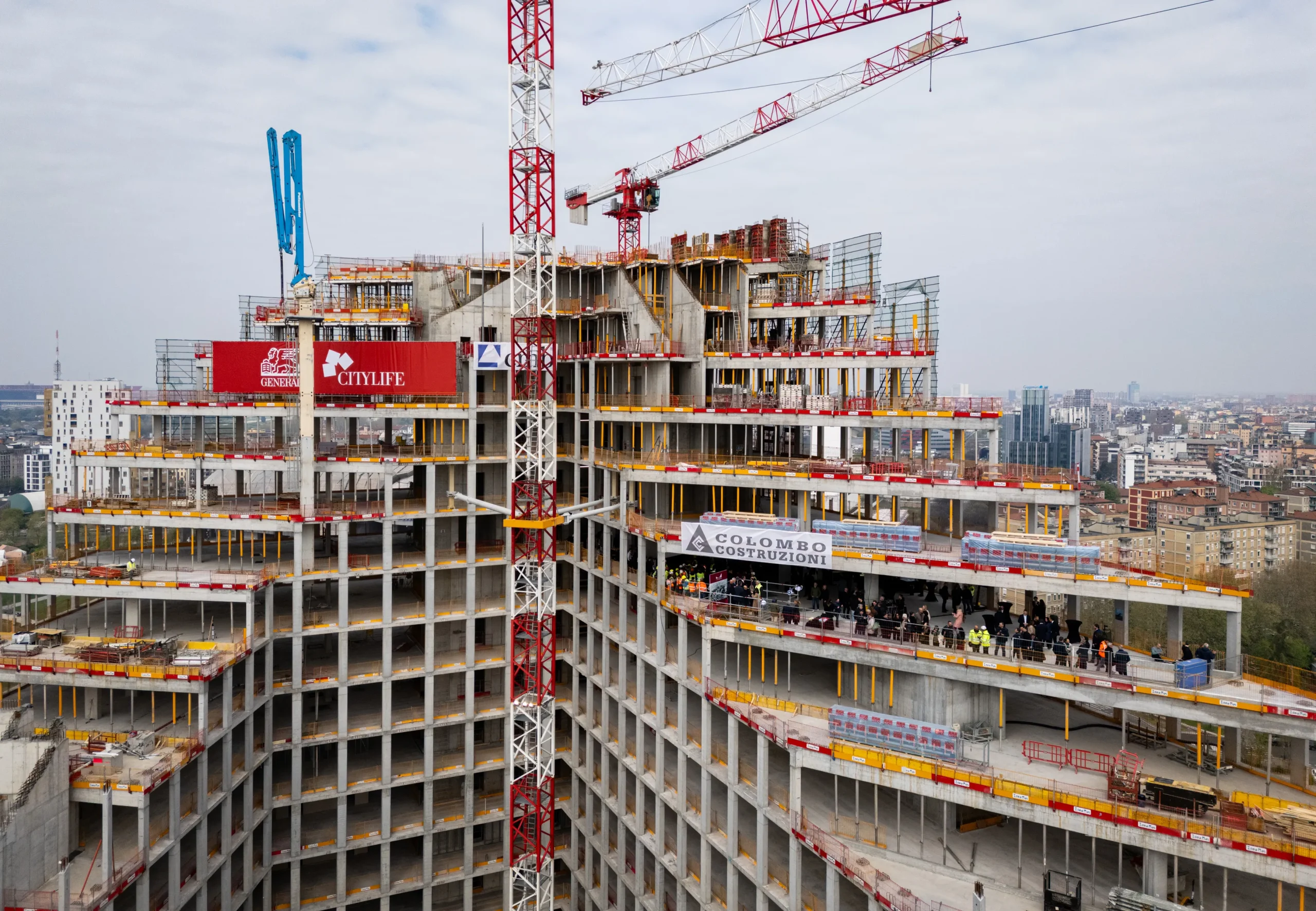CityWave by BIG Takes Shape in Milan with One of Europe’s Largest Urban Arches 8 BIG´s CityWave under construction in Milan