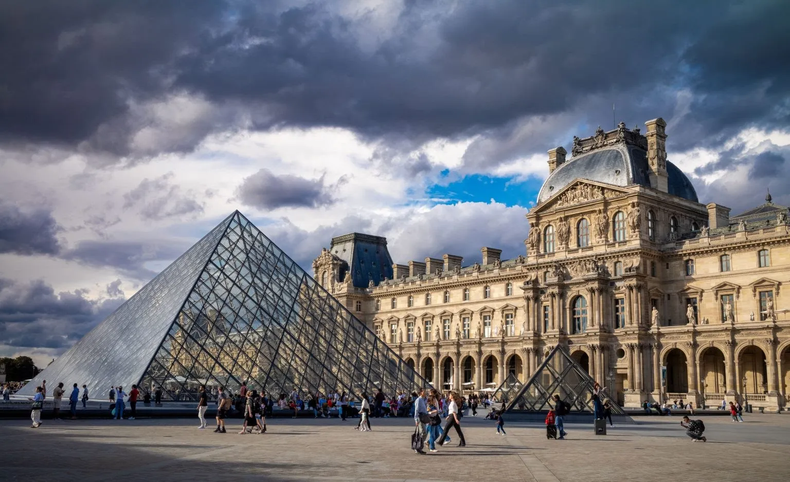 "Louvre—Nouvelle Renaissance": Five Global Architects Compete to Redesign the Louvre Museum