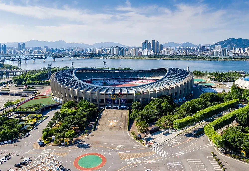 From Paris 1924 to Paris 2024: The Olympic Village Legacy Across 10 Cities 12 Paris 1924 to Paris 2024: The Olympic Village, London, olympic cities
