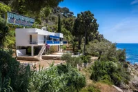 Villa E-1027 by Eileen Gray