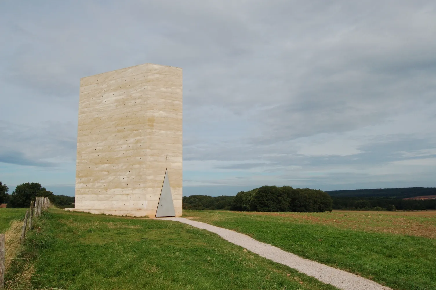 PETER ZUMTHOR WORKS 建築とプロジェクト PETER ZUMTHOR WORKS 建築とプロジェクト Peter Zumthor Works | Lars