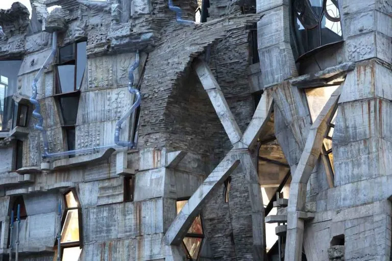 Keisuke Oka’s Arimaston Building Moved 10 Meters Using Japan’s Traditional Hikiya Technique