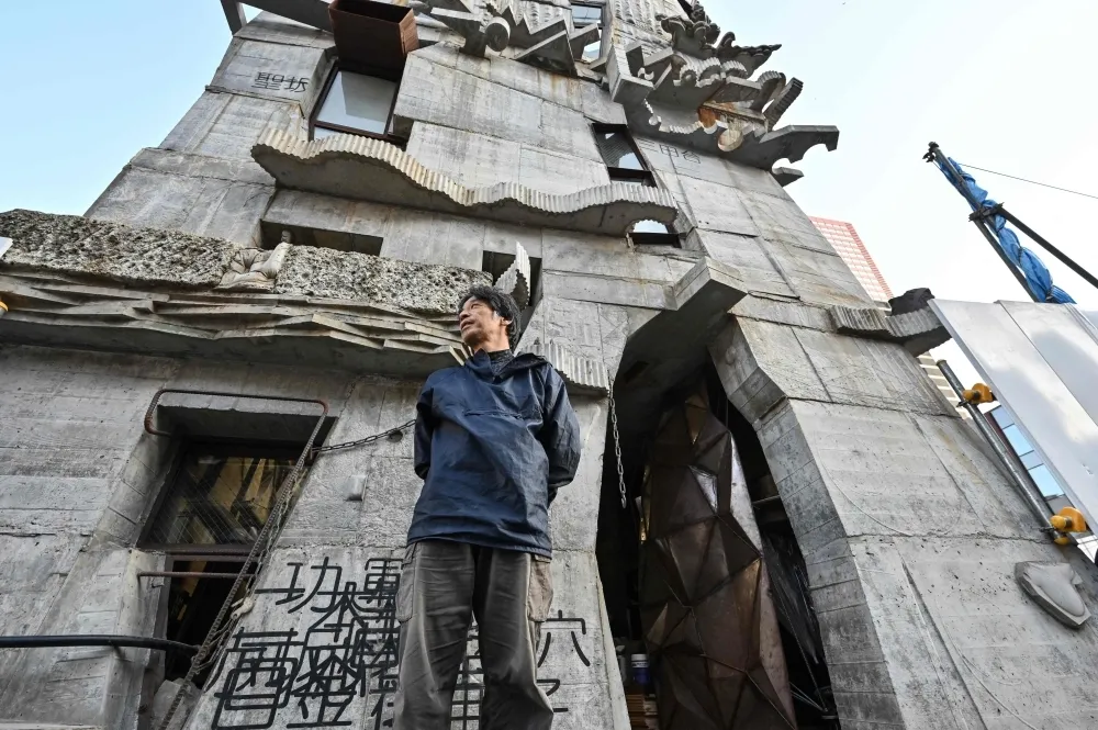 Keisuke Oka’s Arimaston Building Moved 10 Meters Using Japan’s Traditional Hikiya Technique