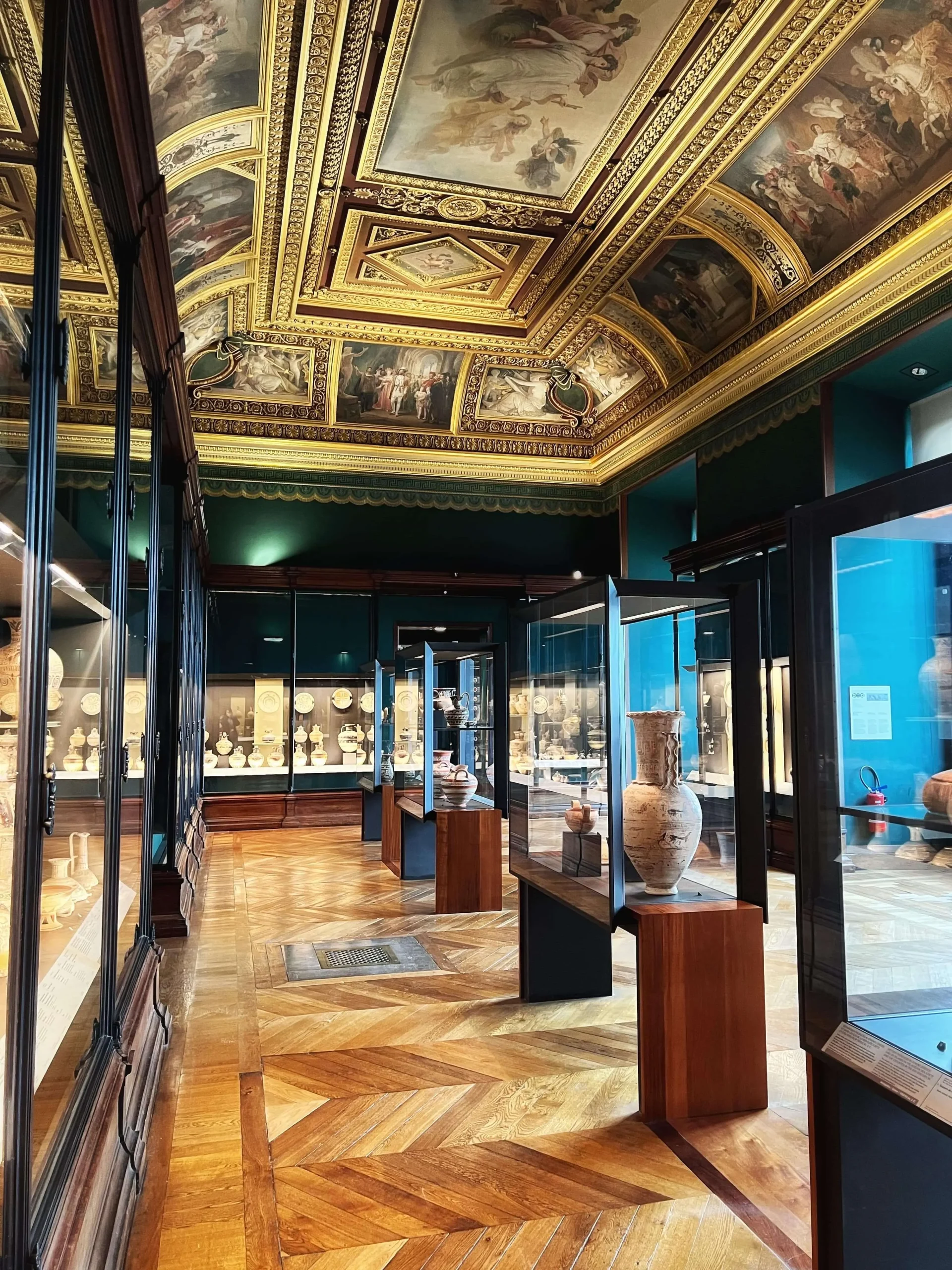 Louvre Museum Closes Campana Gallery After Structural Issues Found 5 Louvre Museum