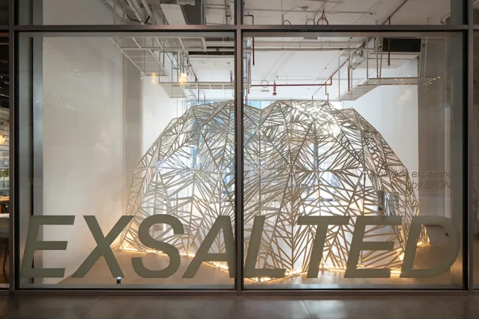 DEOND Unveils ‘Exsalted,’ A Poetic Pavilion of Lightness at Dubai Design Week 2025