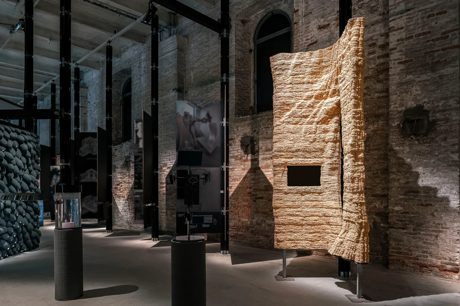 INOSCULAE: A 3D-Printed Wood Installation at La Biennale di Venezia 2025