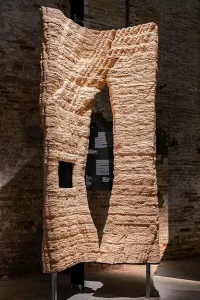 INOSCULAE: A 3D-Printed Wood Installation at La Biennale di Venezia 2025