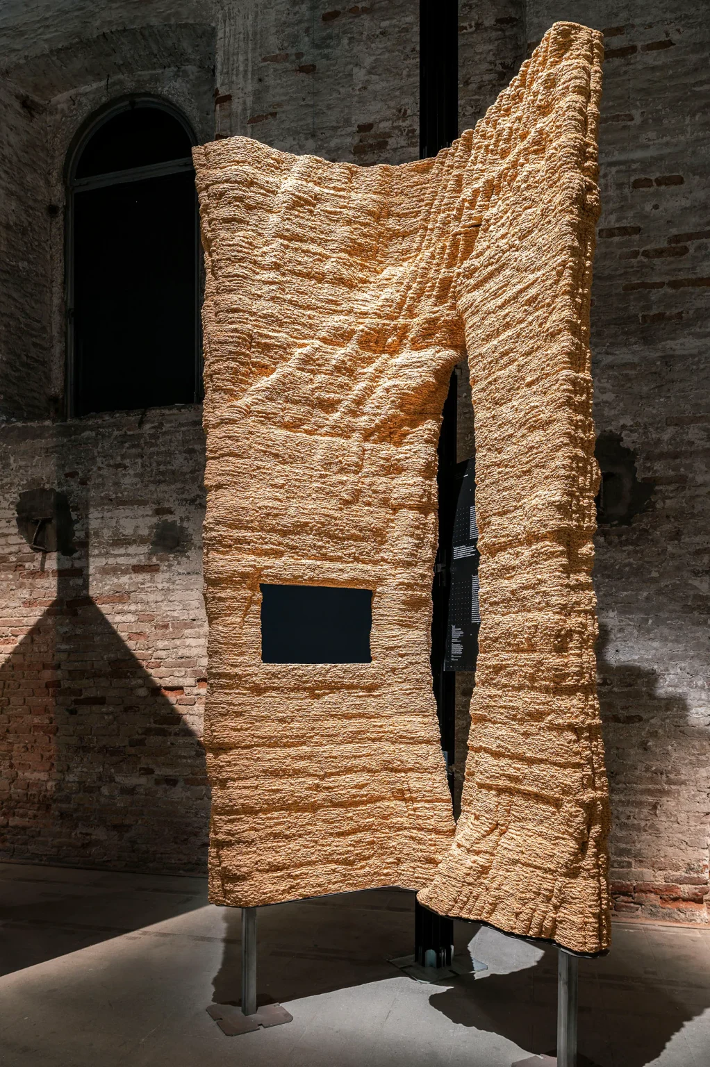 INOSCULAE: A 3D-Printed Wood Installation at La Biennale di Venezia 2025