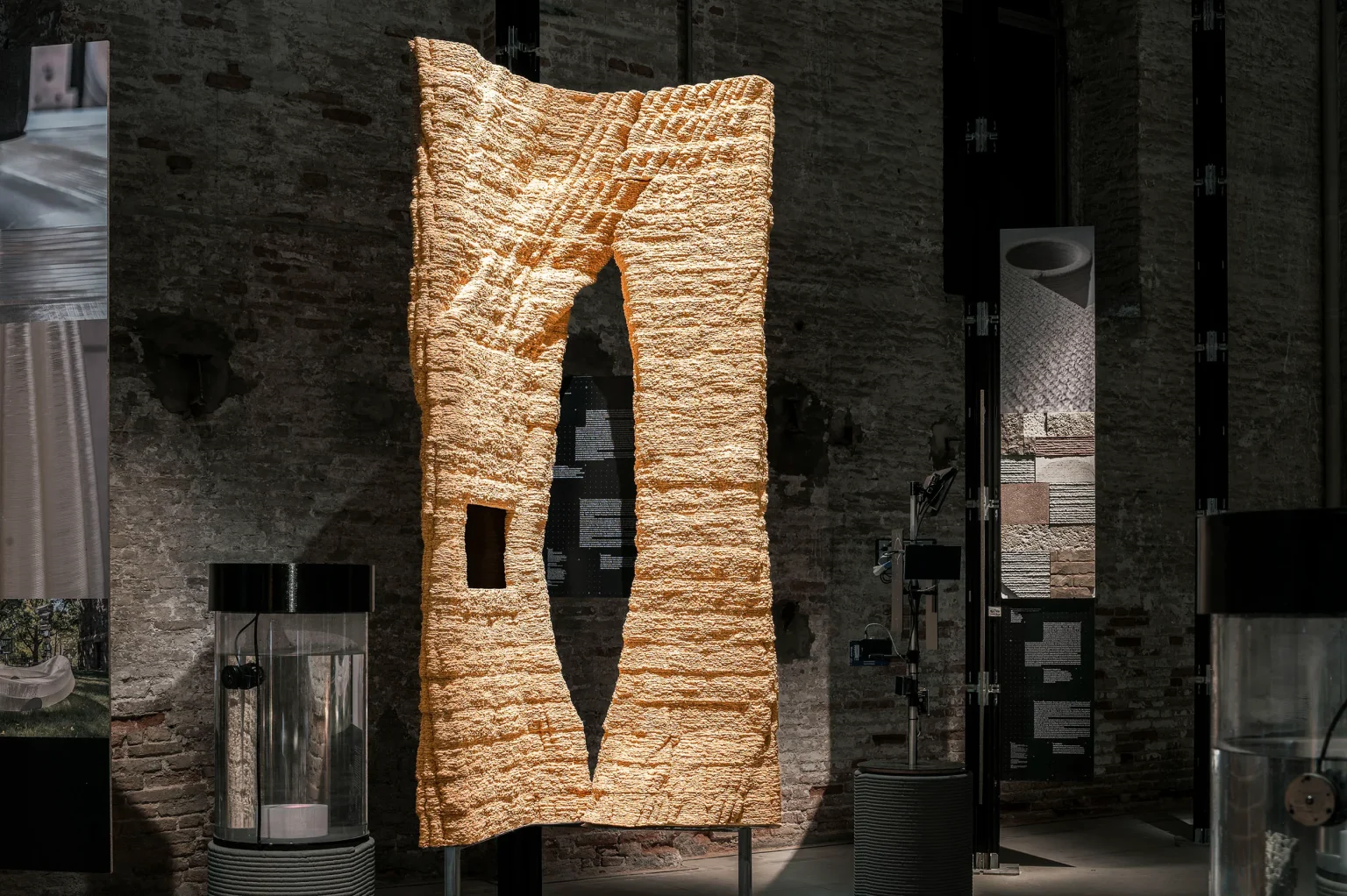 INOSCULAE: A 3D-Printed Wood Installation at La Biennale di Venezia 2025