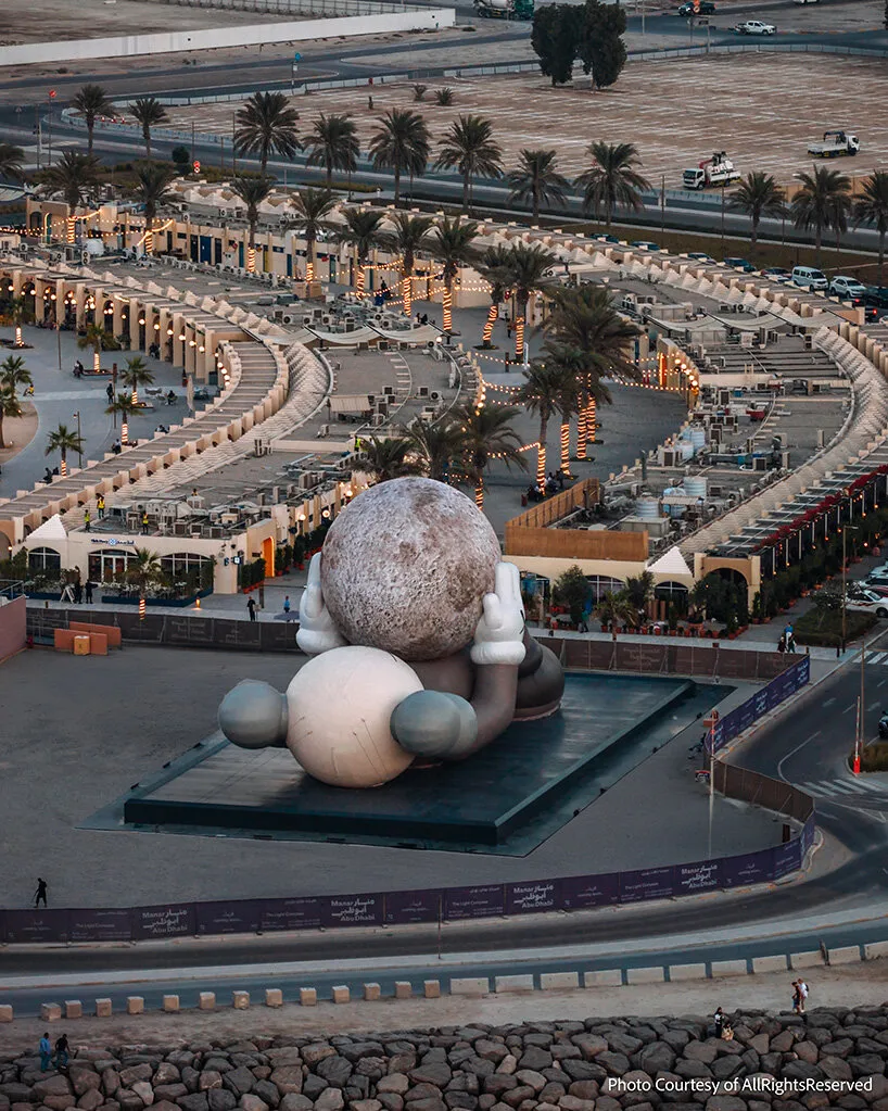 KAWS’s 32-Meter Companion Raises a Glowing Moon in Abu Dhabi 6 KAWS’s 32-Meter Companion Raises a Glowing Moon in Abu Dhabi