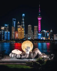KAWS’s 32-Meter Companion Raises a Glowing Moon in Abu Dhabi
