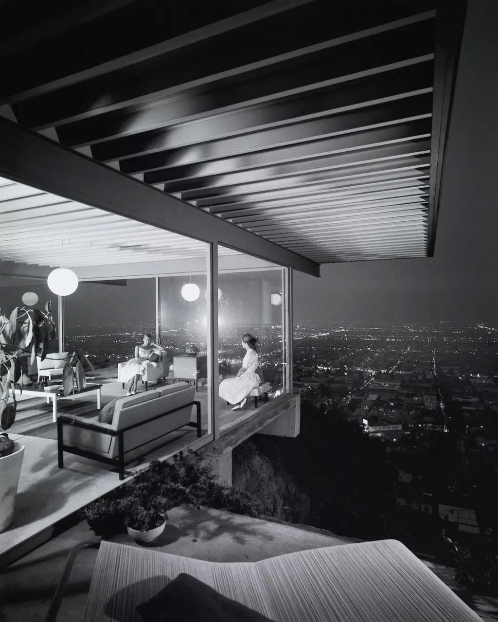 Stahl House Hits the Market for the First Time in 65 Years at $25 Million 9 Stahl House
