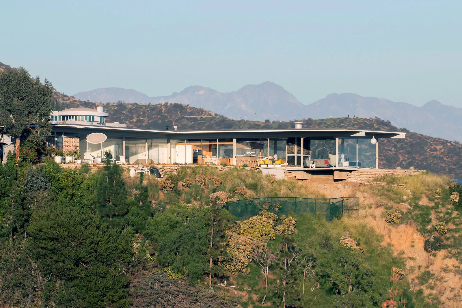 Stahl House Hits the Market for the First Time in 65 Years at $25 Million 10 Stahl House