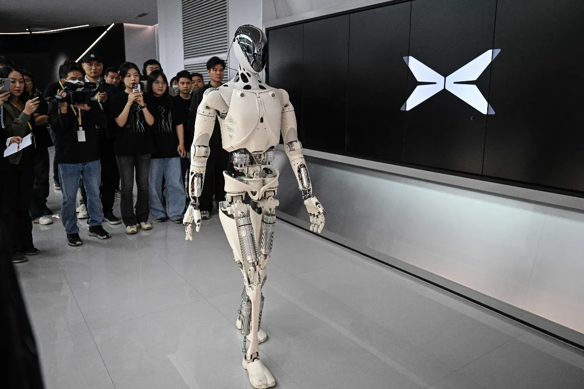 XPENG IRON: China’s Next-Gen Humanoid Robot That Moves Like a Human 8 XPENG IRON: China’s Next-Gen Humanoid Robot