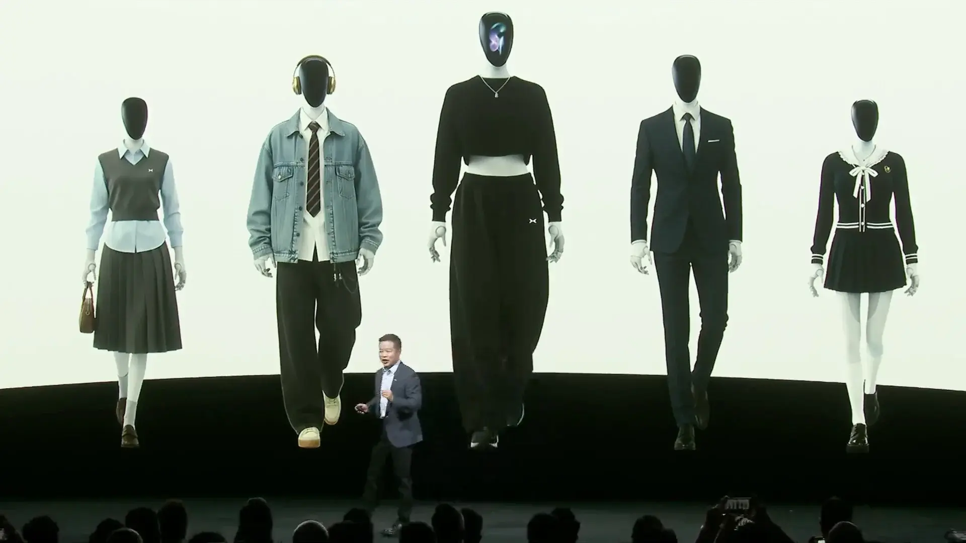 XPENG IRON: China’s Next-Gen Humanoid Robot That Moves Like a Human 12 XPENG IRON: China’s Next-Gen Humanoid Robot