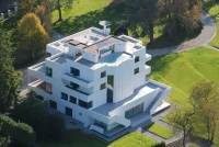 Iconic Buildings of Modern Architecture