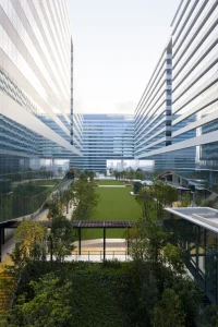 Snohetta Unveils 'Thailand's Largest Elevated Lawn' at Cloud 11 Creative hub