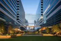 Snohetta Unveils 'Thailand's Largest Elevated Lawn' at Cloud 11 Creative hub