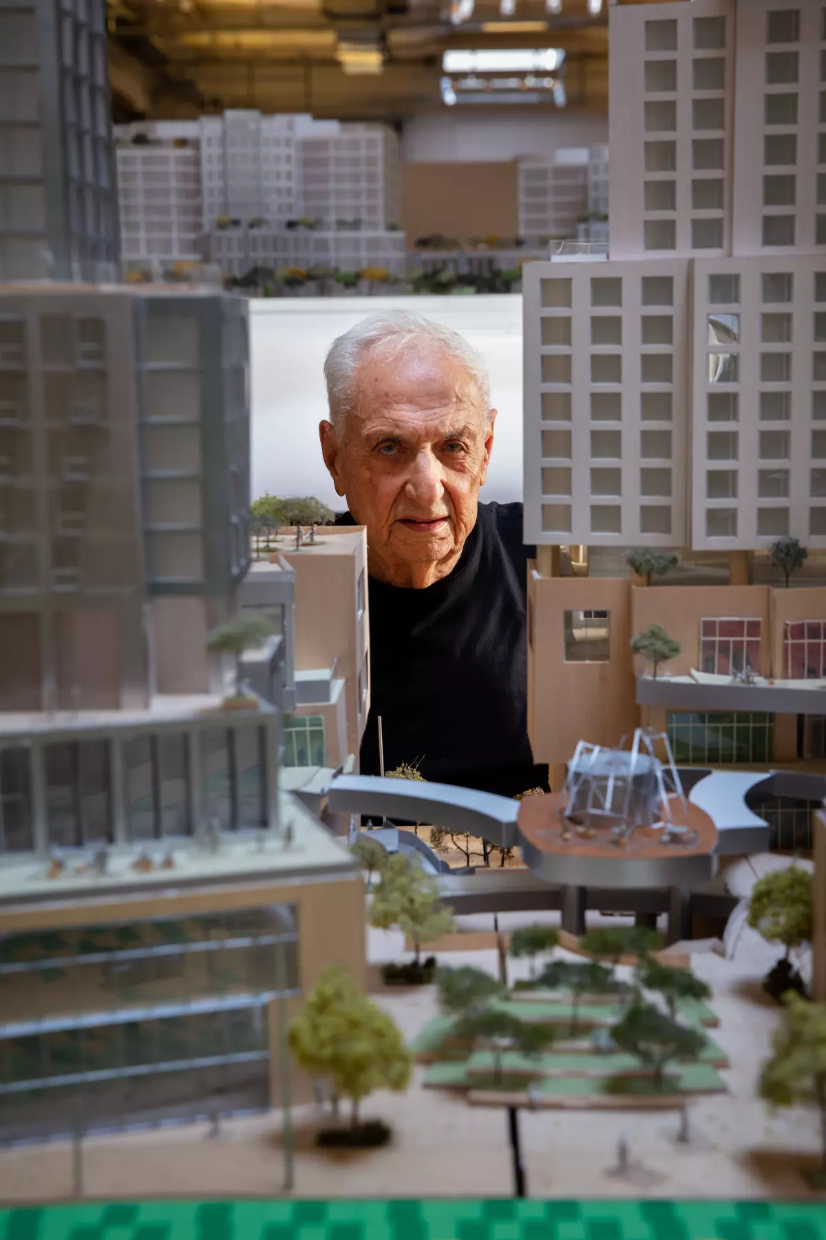 Frank Gehry, American Visionary of Deconstructivism, Dies at 96