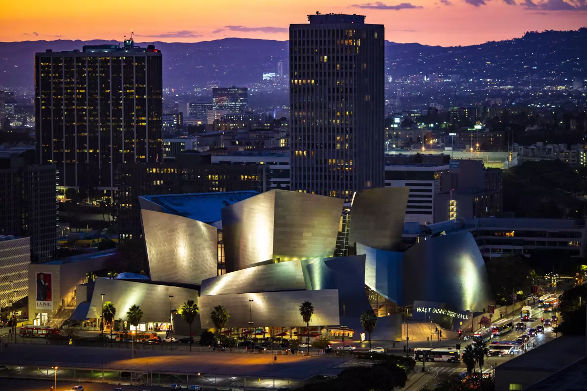 Frank Gehry, American Visionary of Deconstructivism, Dies at 96